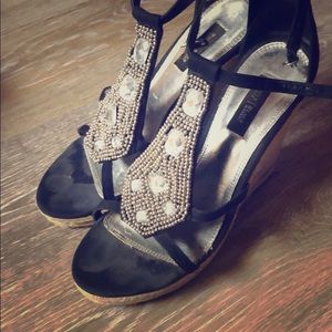 White House Black Market Wedge